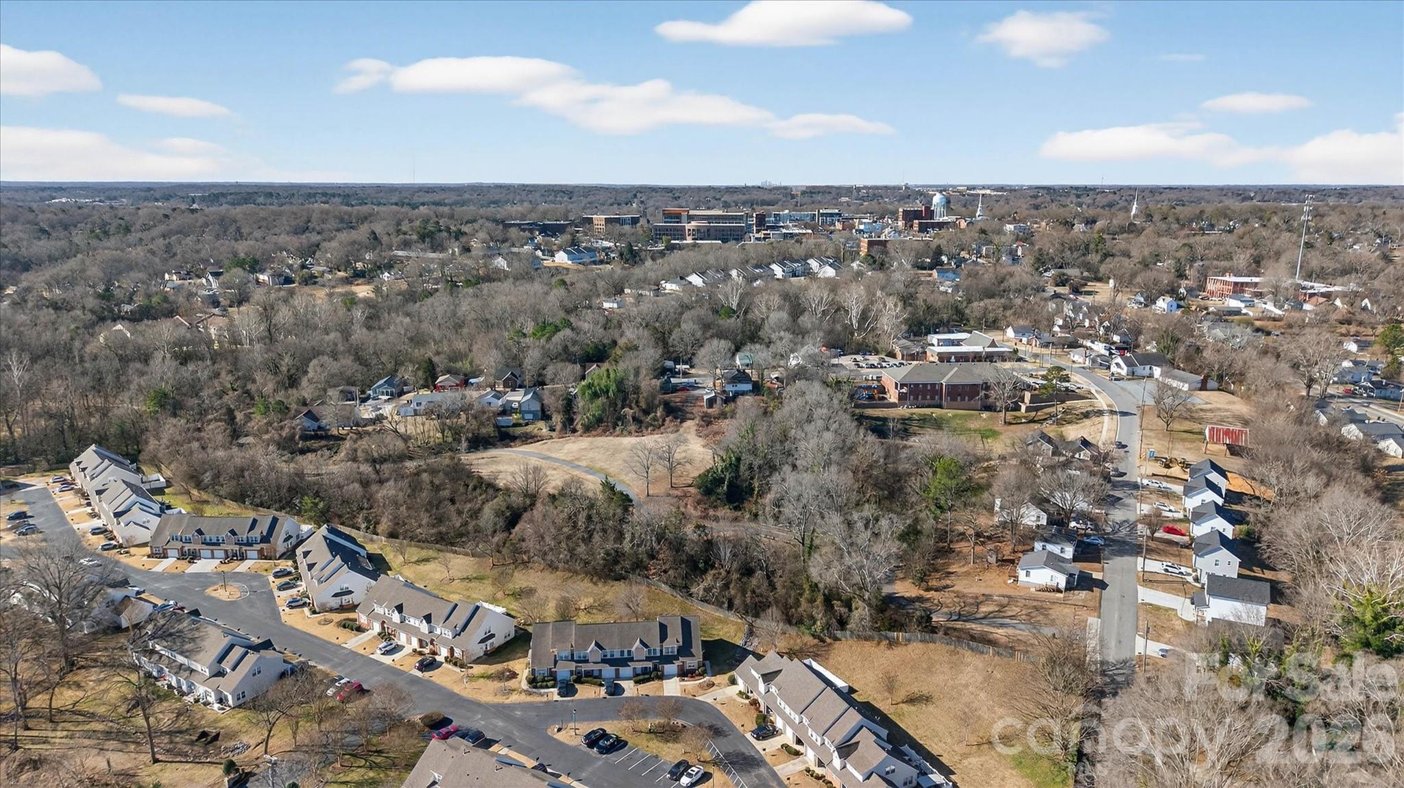 312 Valley Brook Lane SE