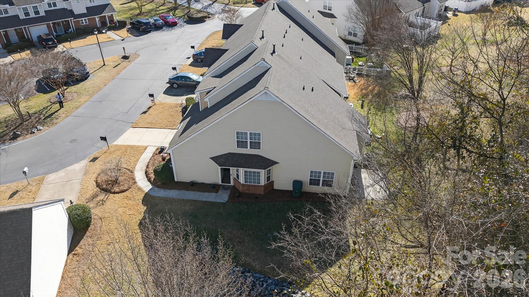 312 Valley Brook Lane SE