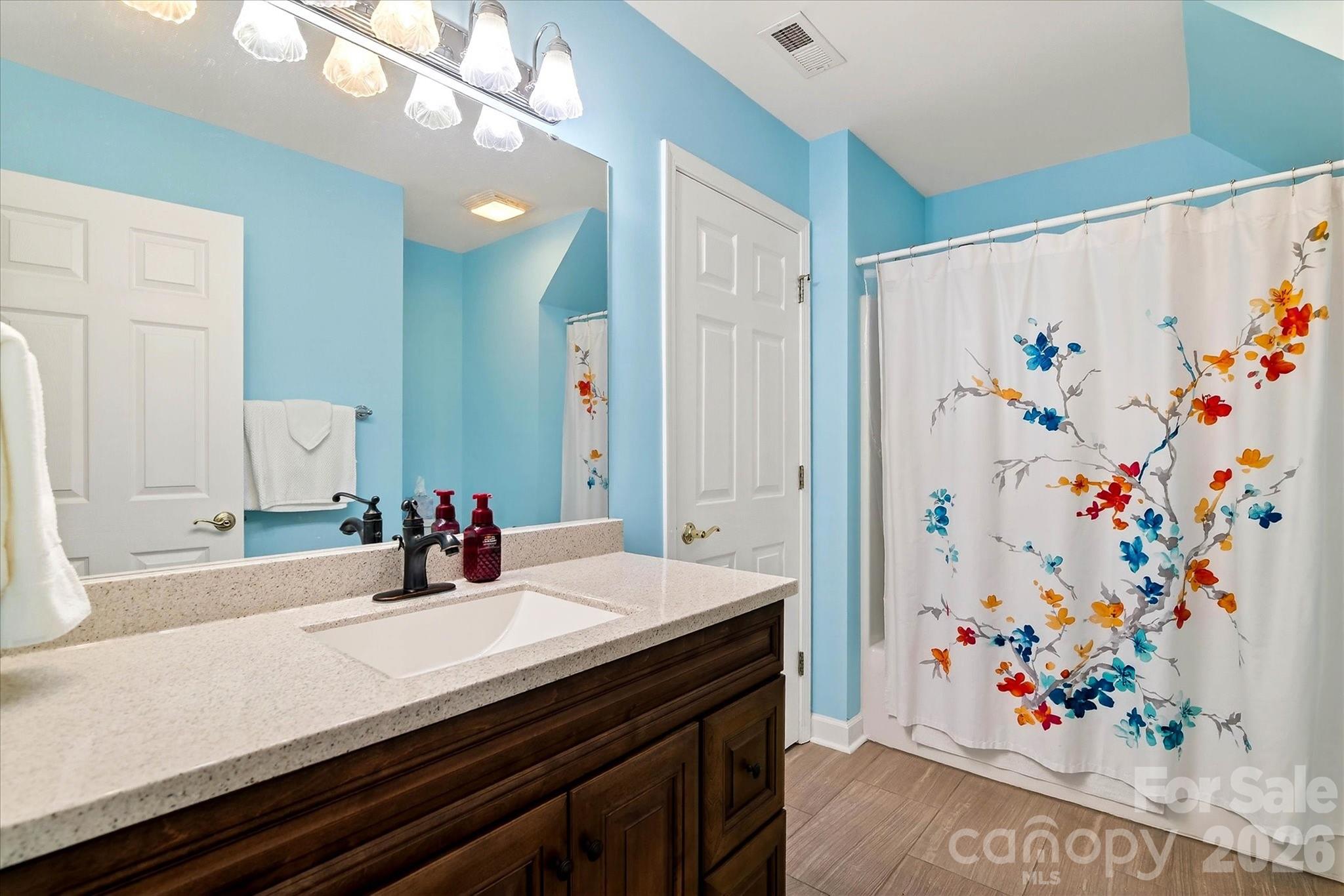 312 Valley Brook Lane SE