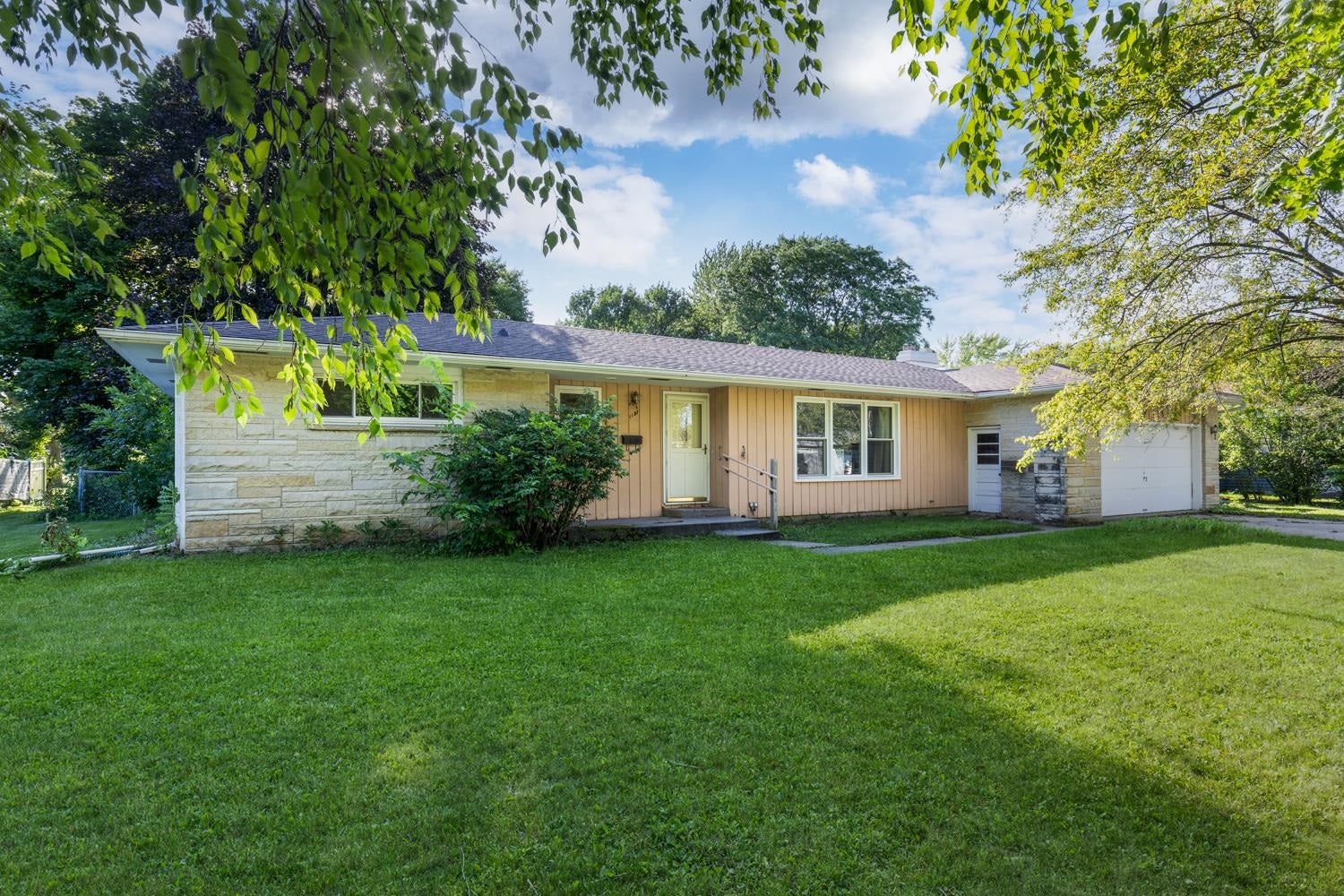1127 Erie Drive