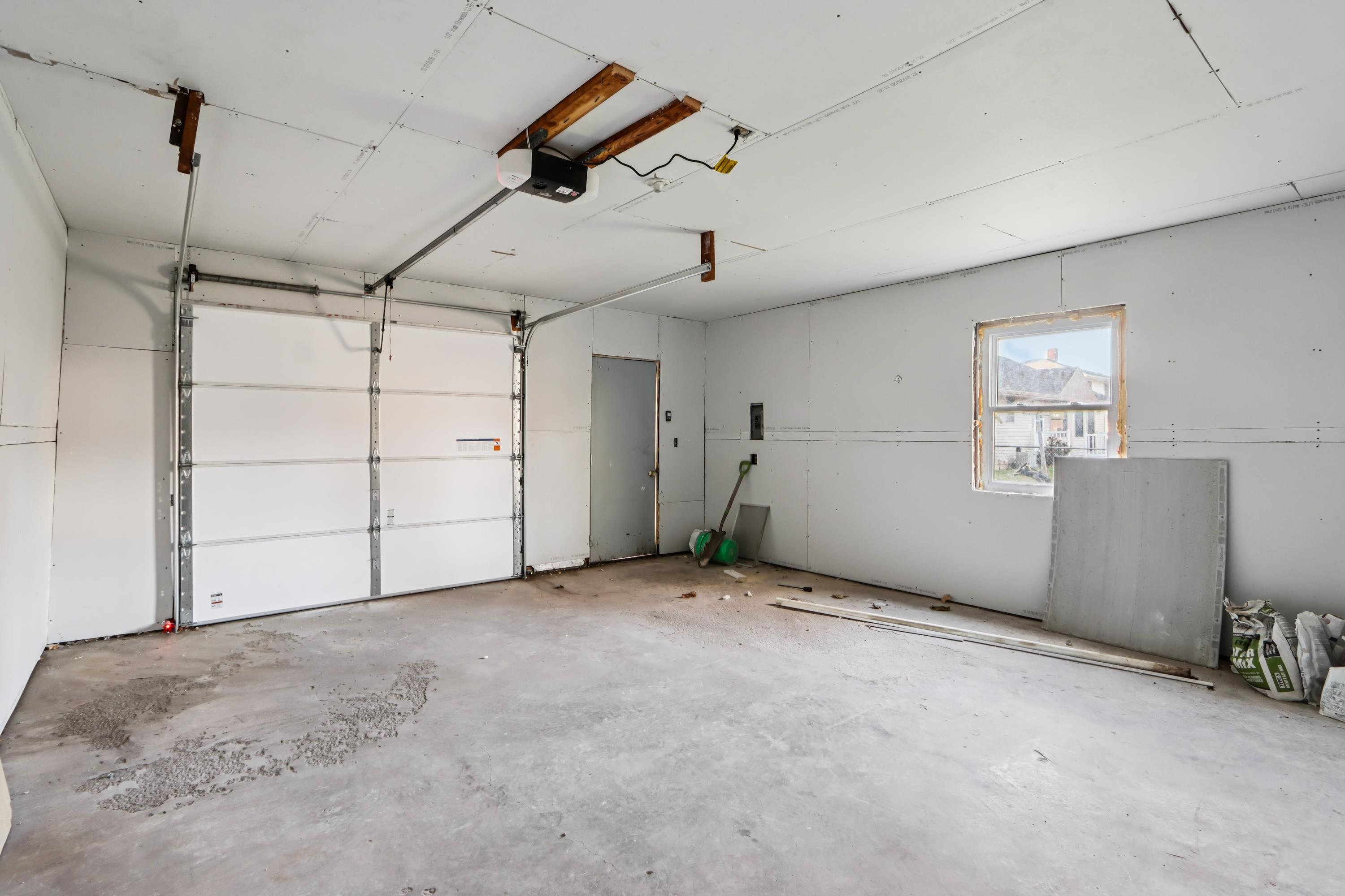 323 Center Avenue