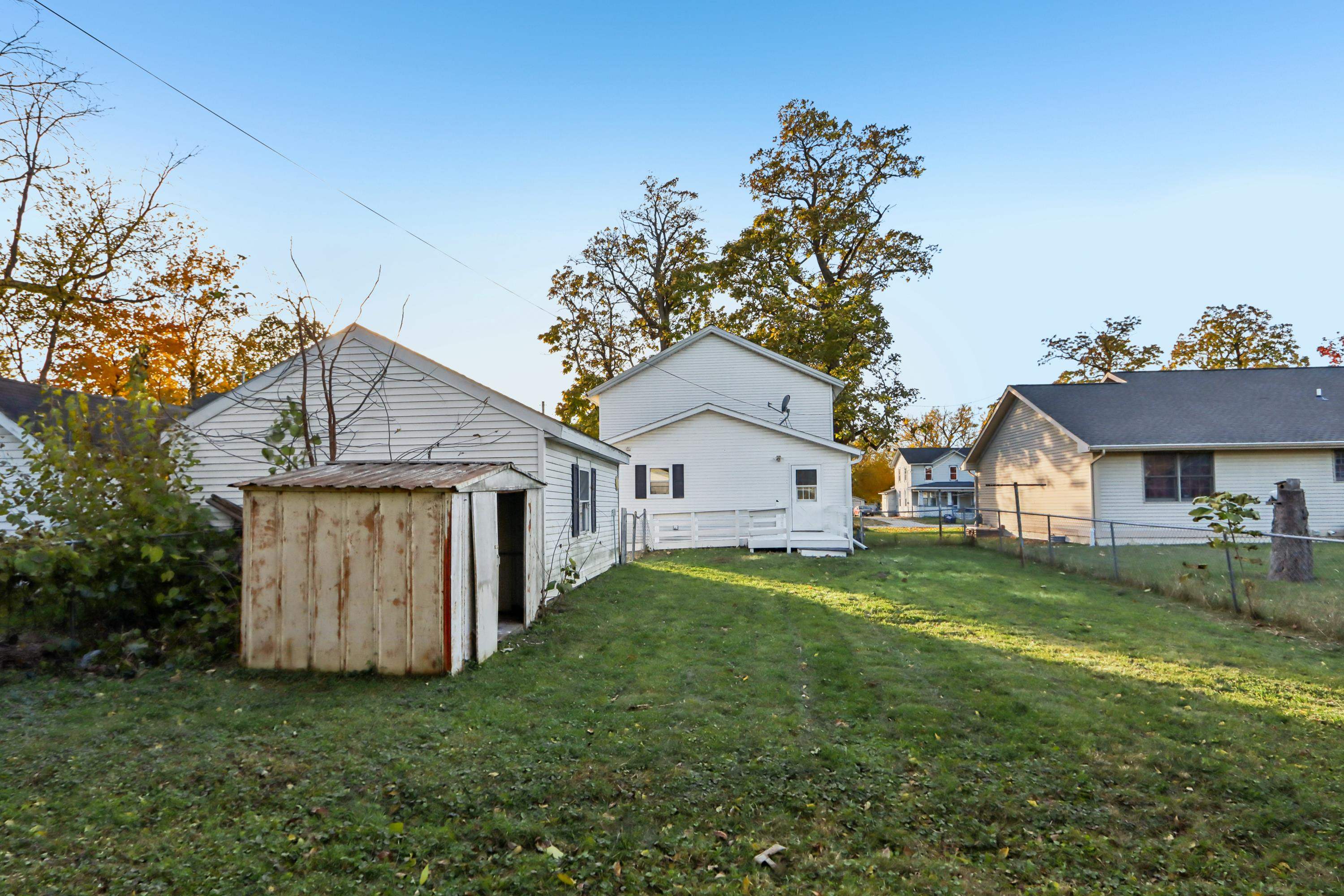 323 Center Avenue