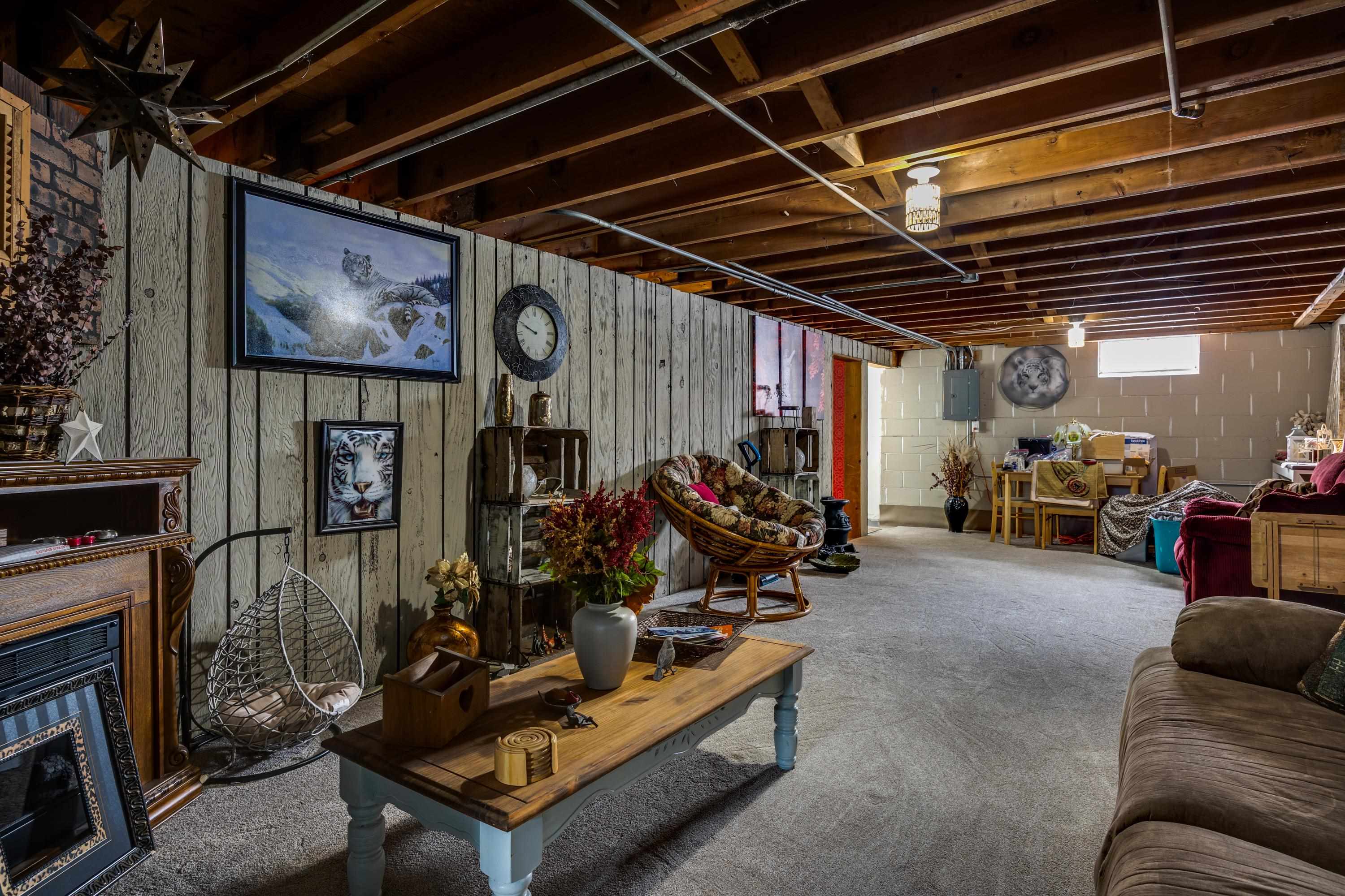 2327 Butlin Drive