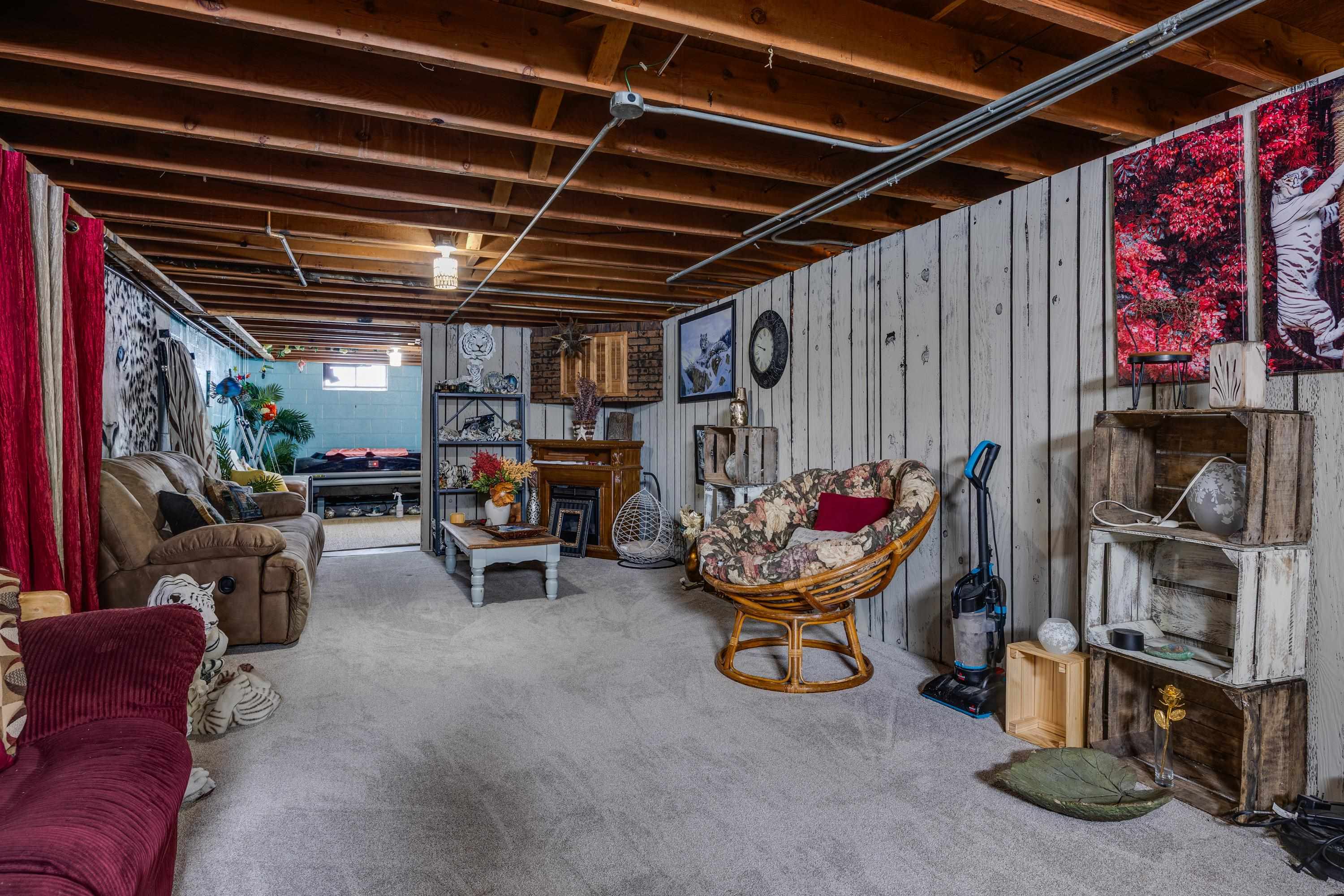 2327 Butlin Drive