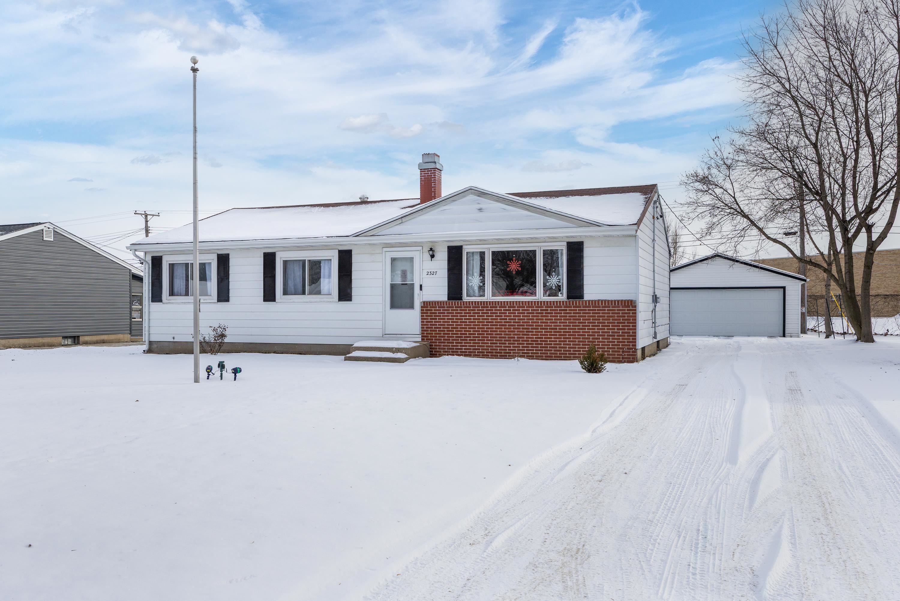 2327 Butlin Drive