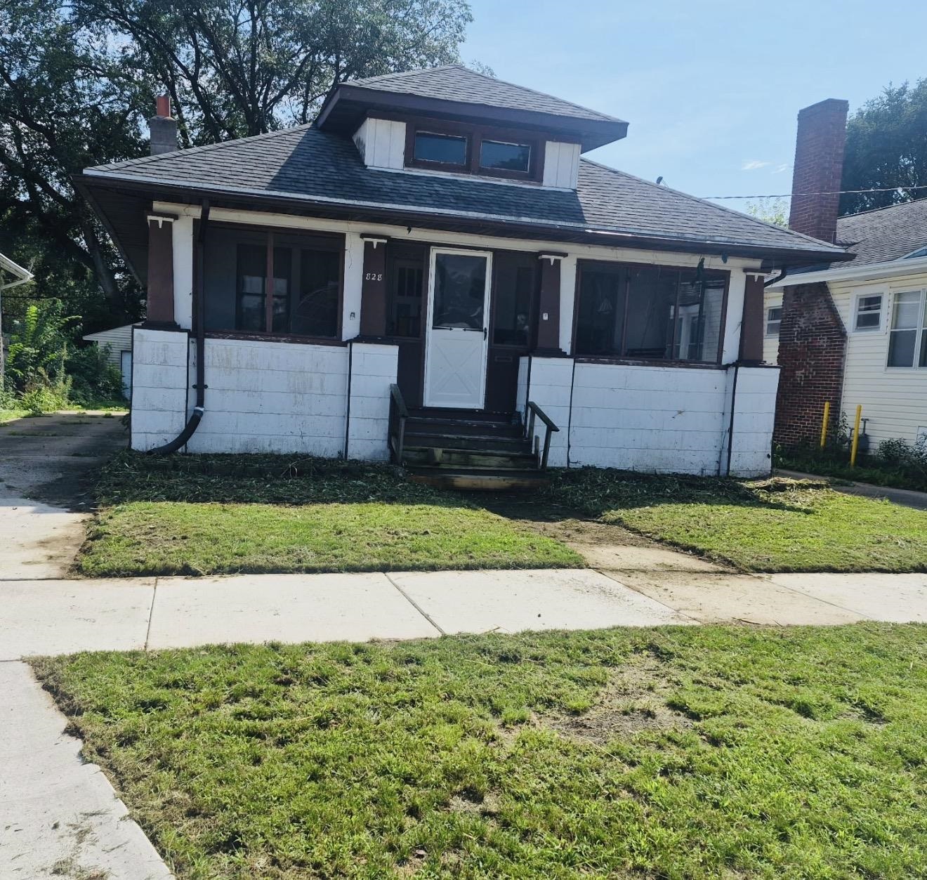 828 Sherman Avenue