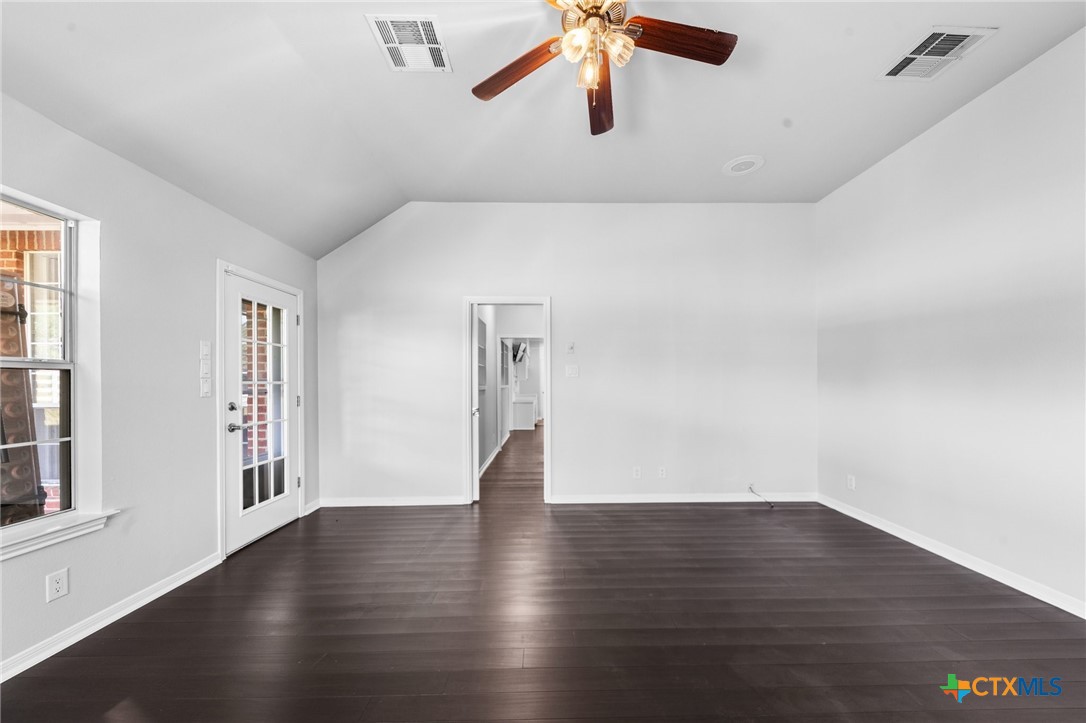 1546 West FM 93 Highway 207