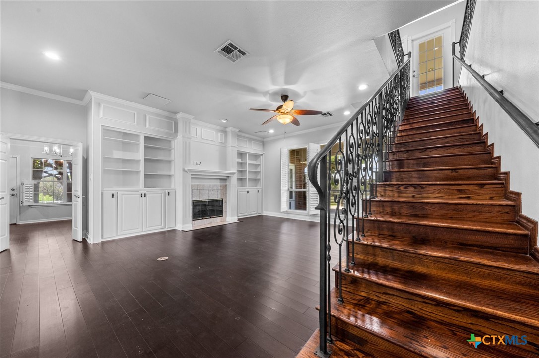 1546 West FM 93 Highway 207