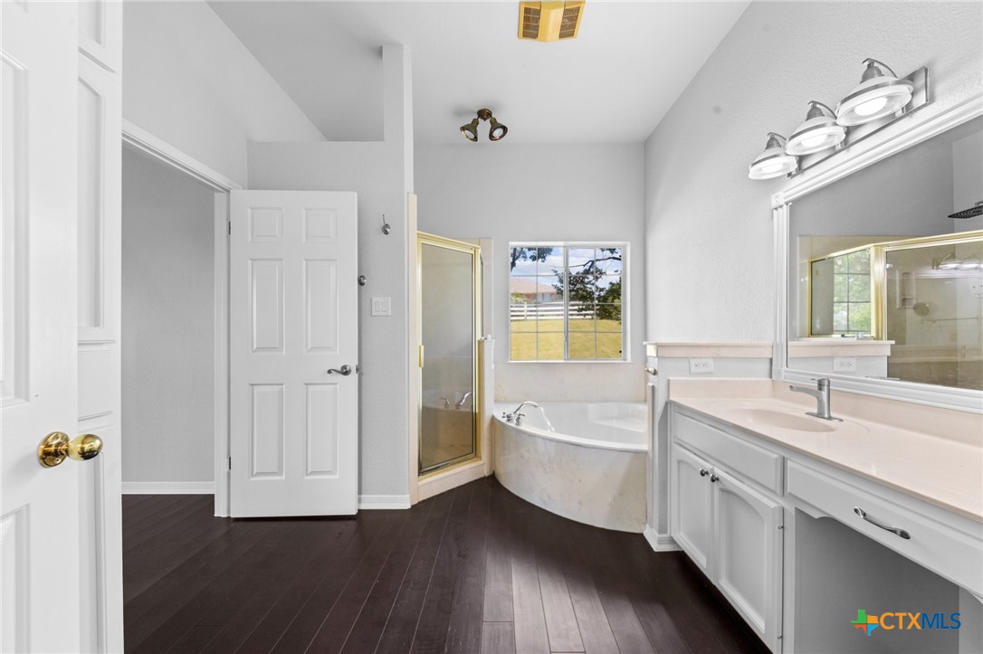 1546 West FM 93 Highway 207