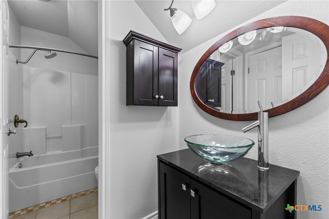 1546 West FM 93 Highway 207