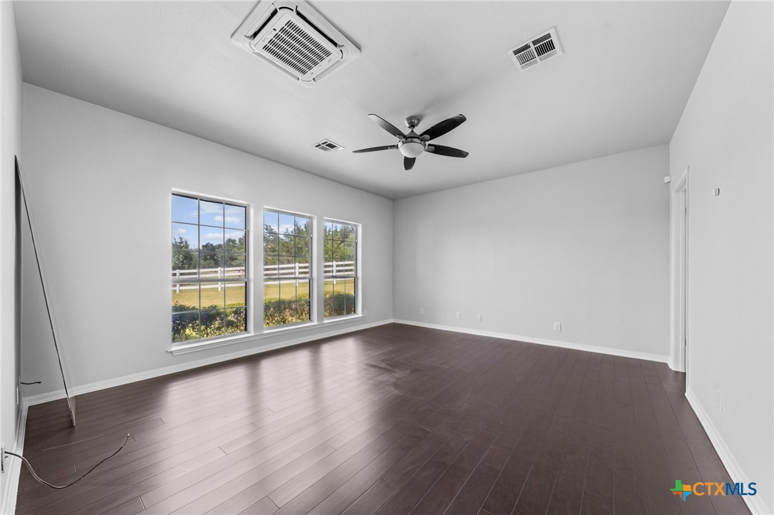 1546 West FM 93 Highway 207