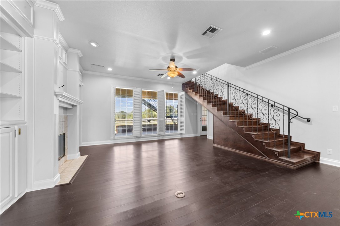 1546 West FM 93 Highway 207