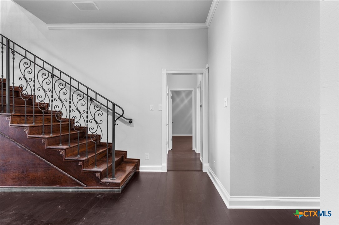 1546 West FM 93 Highway 207