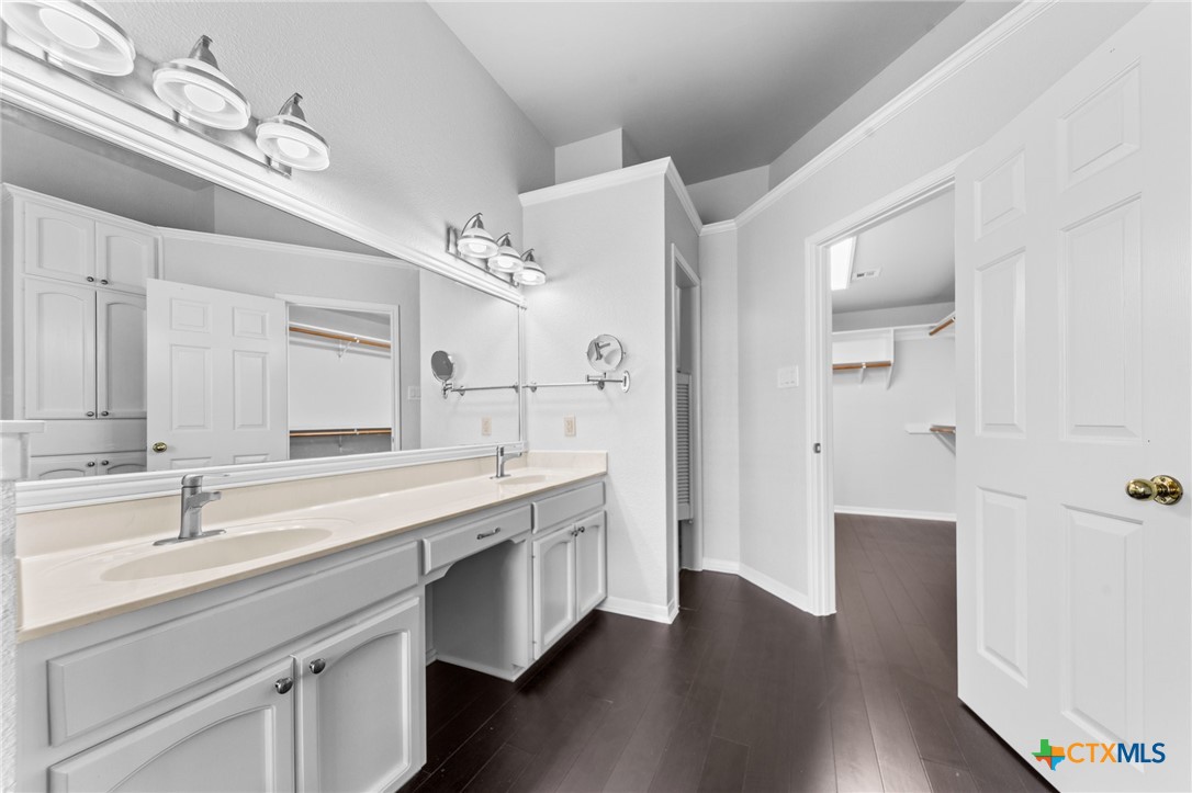 1546 West FM 93 Highway 207