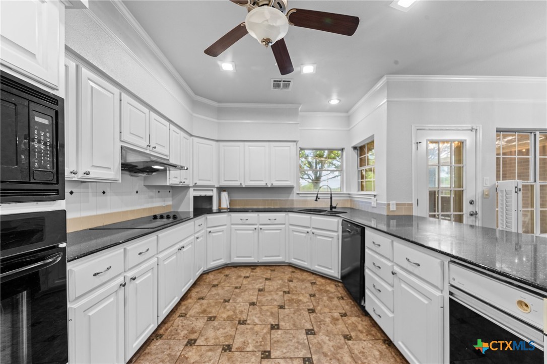 1546 West FM 93 Highway 207