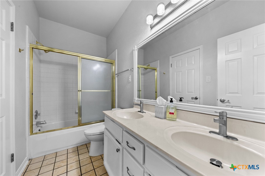 1546 West FM 93 Highway 207