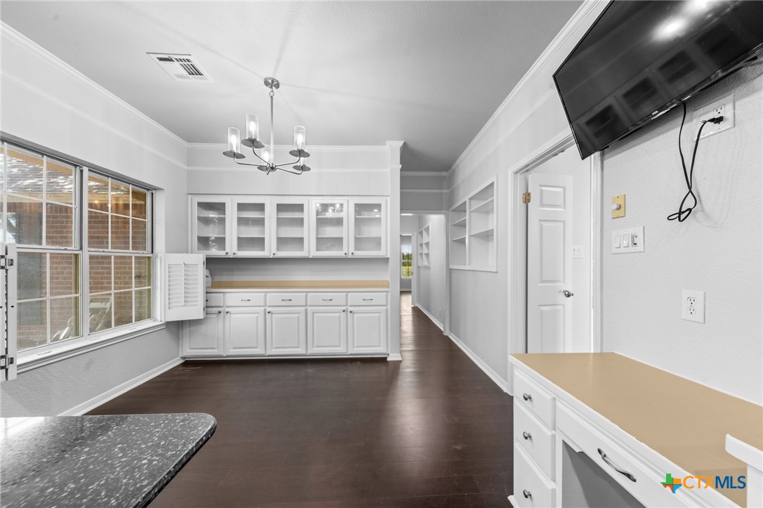 1546 West FM 93 Highway 207