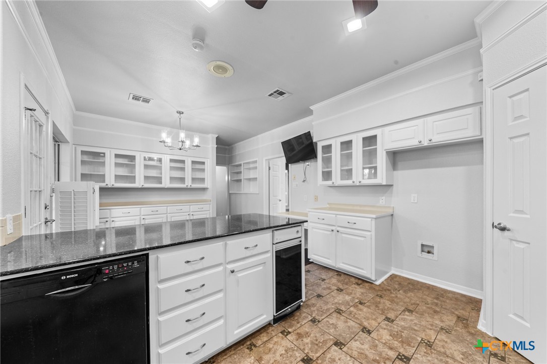 1546 West FM 93 Highway 207