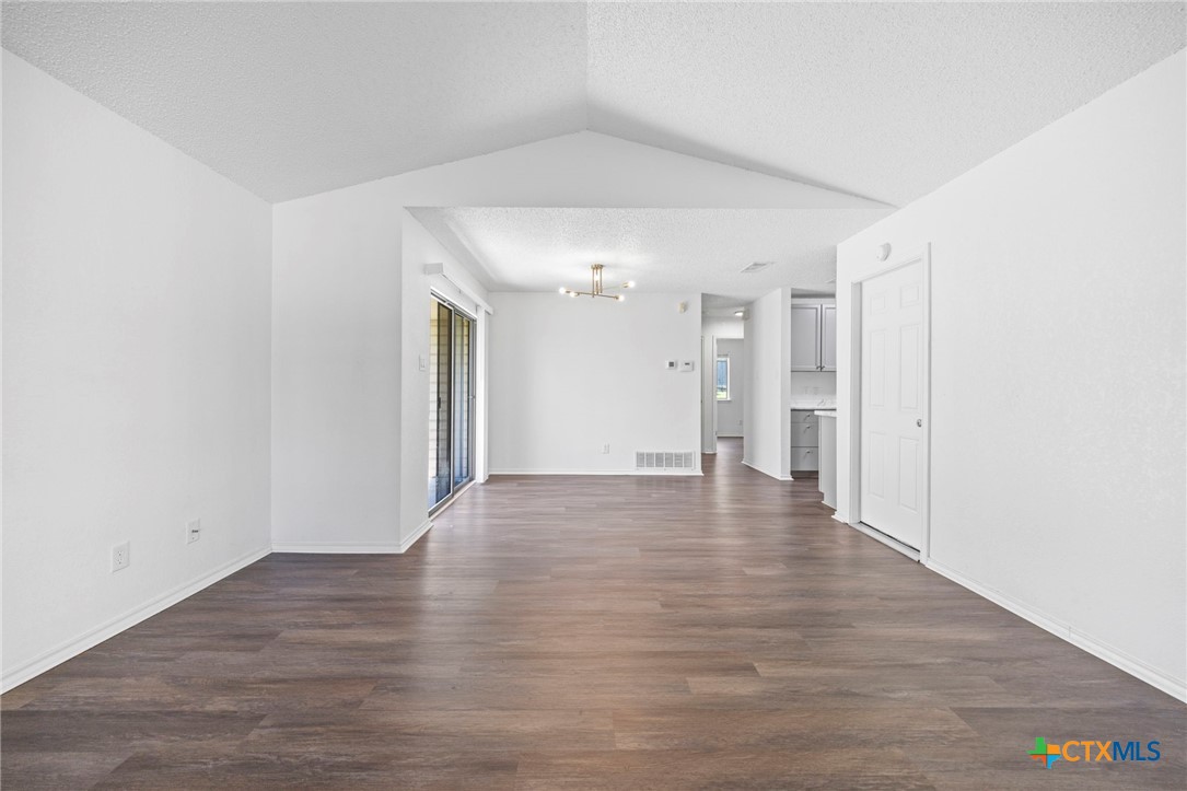 2245 Hilltop Loop