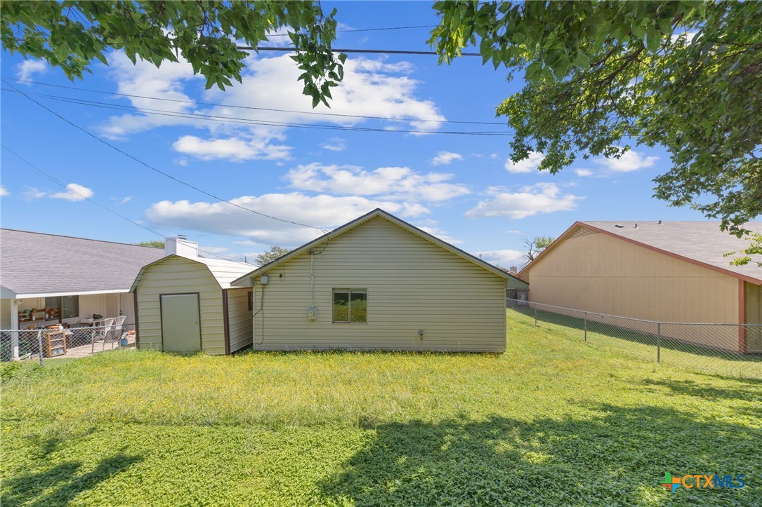 2245 Hilltop Loop