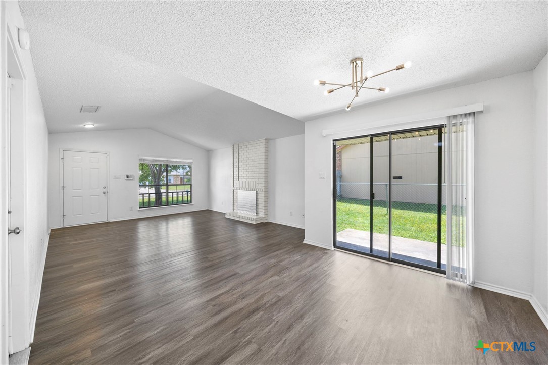 2245 Hilltop Loop