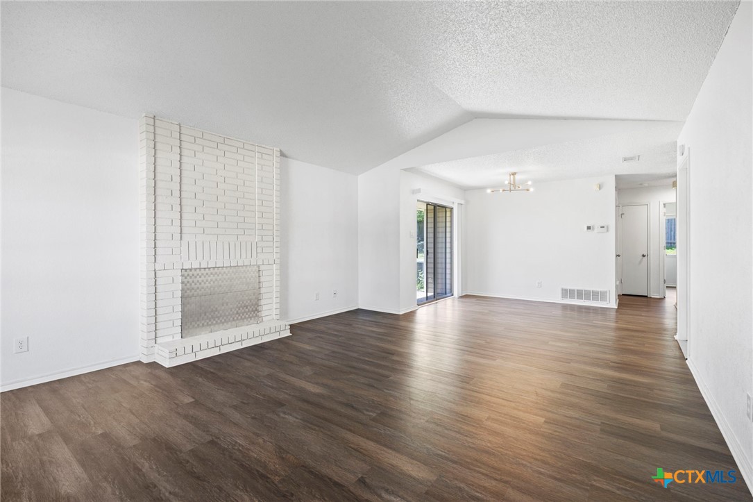 2245 Hilltop Loop