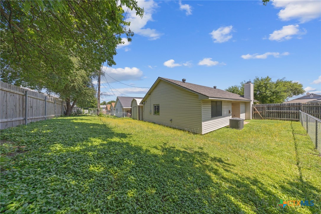 2245 Hilltop Loop