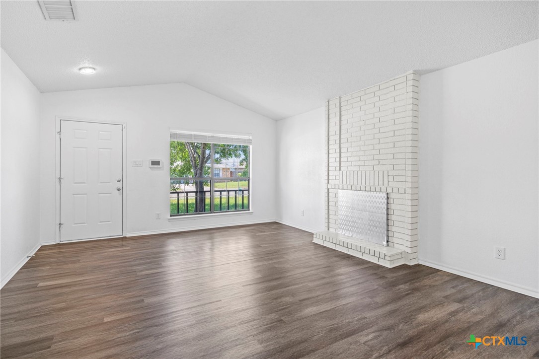 2245 Hilltop Loop