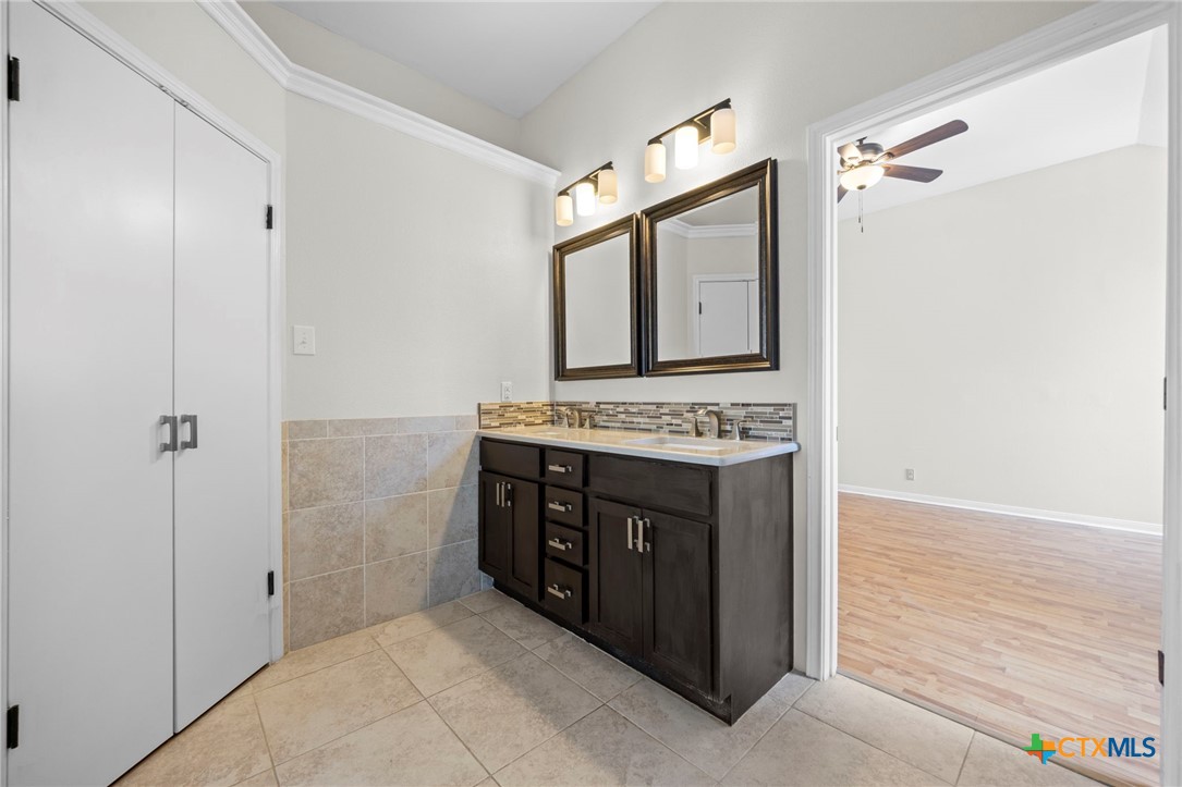4318 Longhorn Trail