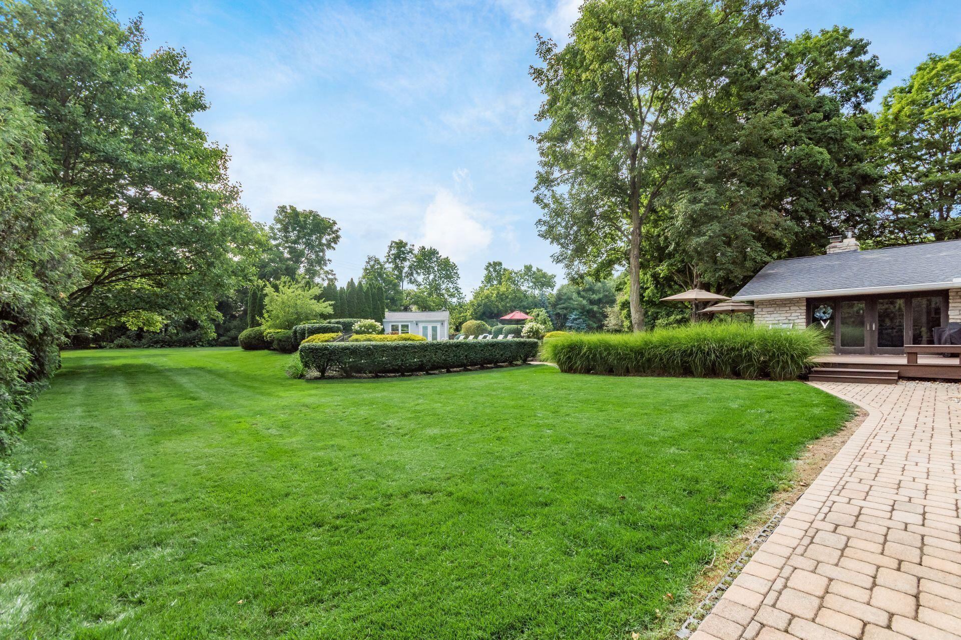 3855 Riverview Drive