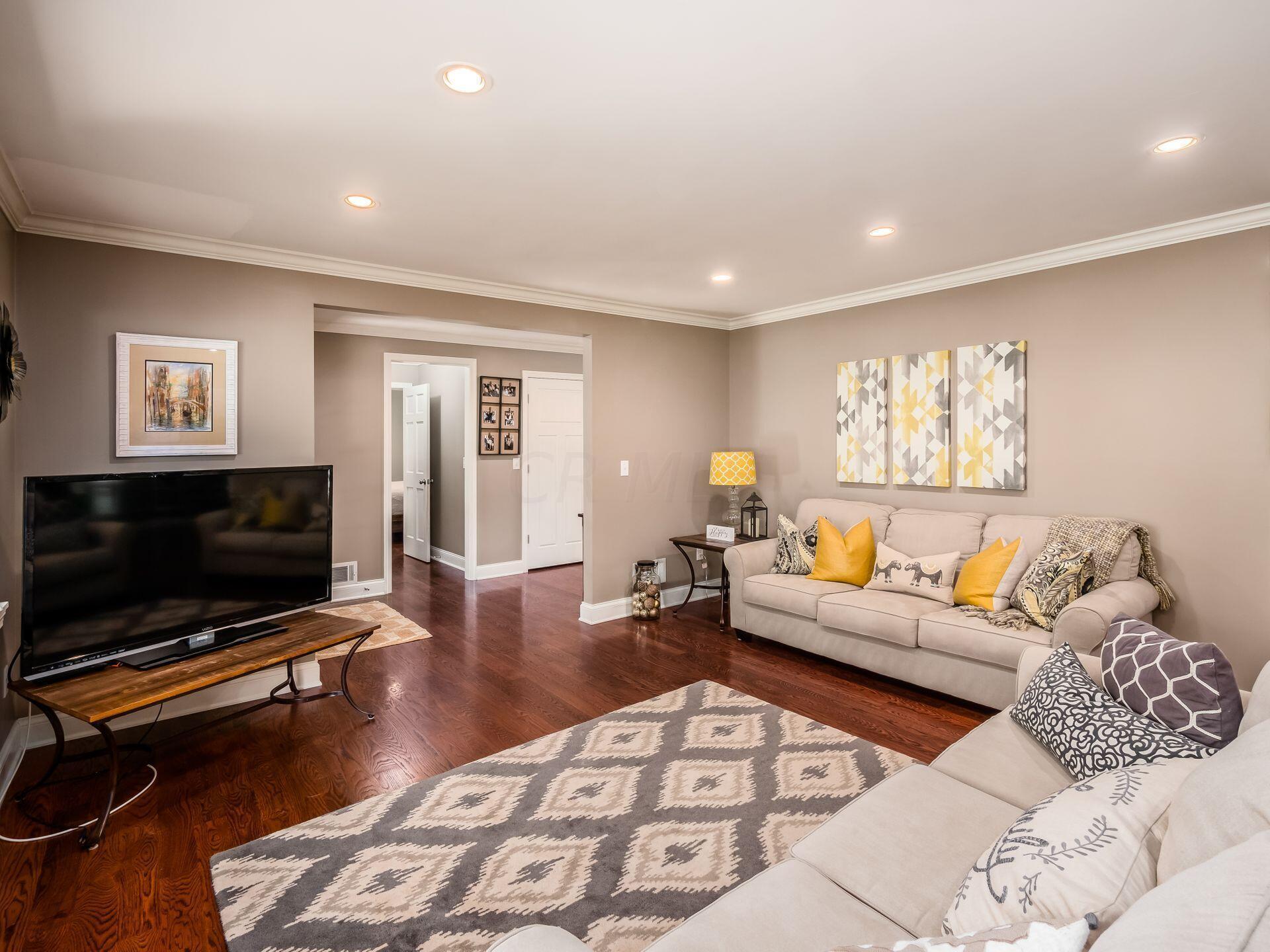 3855 Riverview Drive