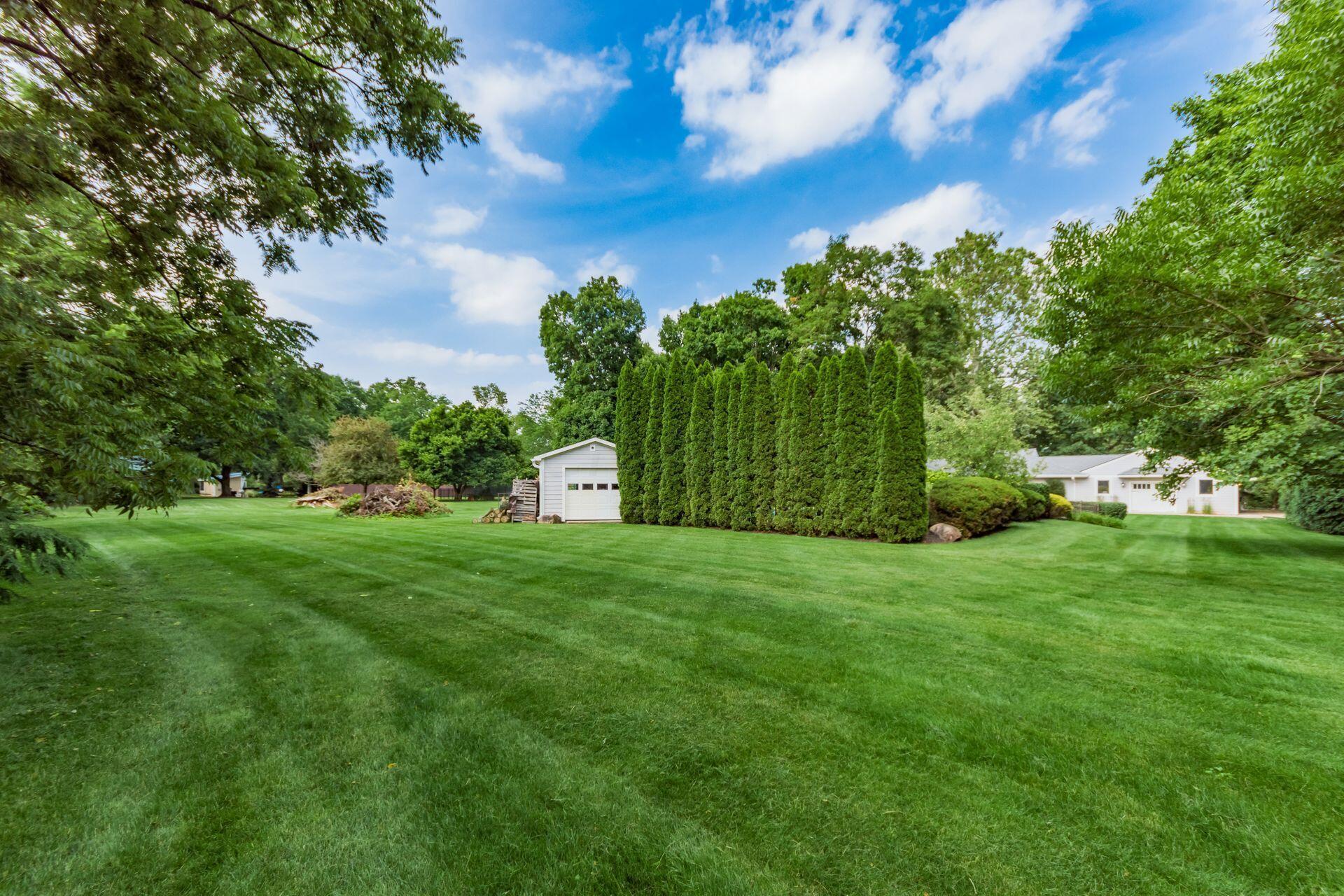 3855 Riverview Drive