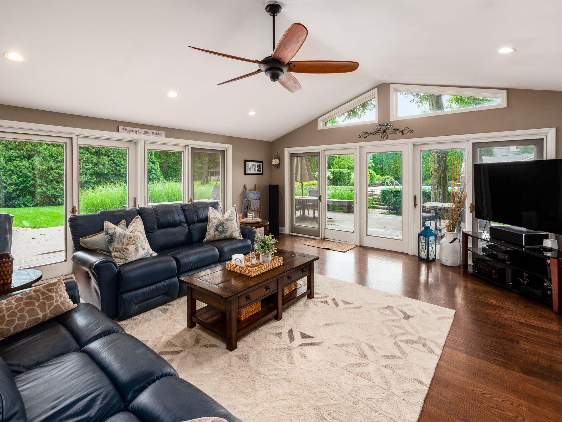 3855 Riverview Drive