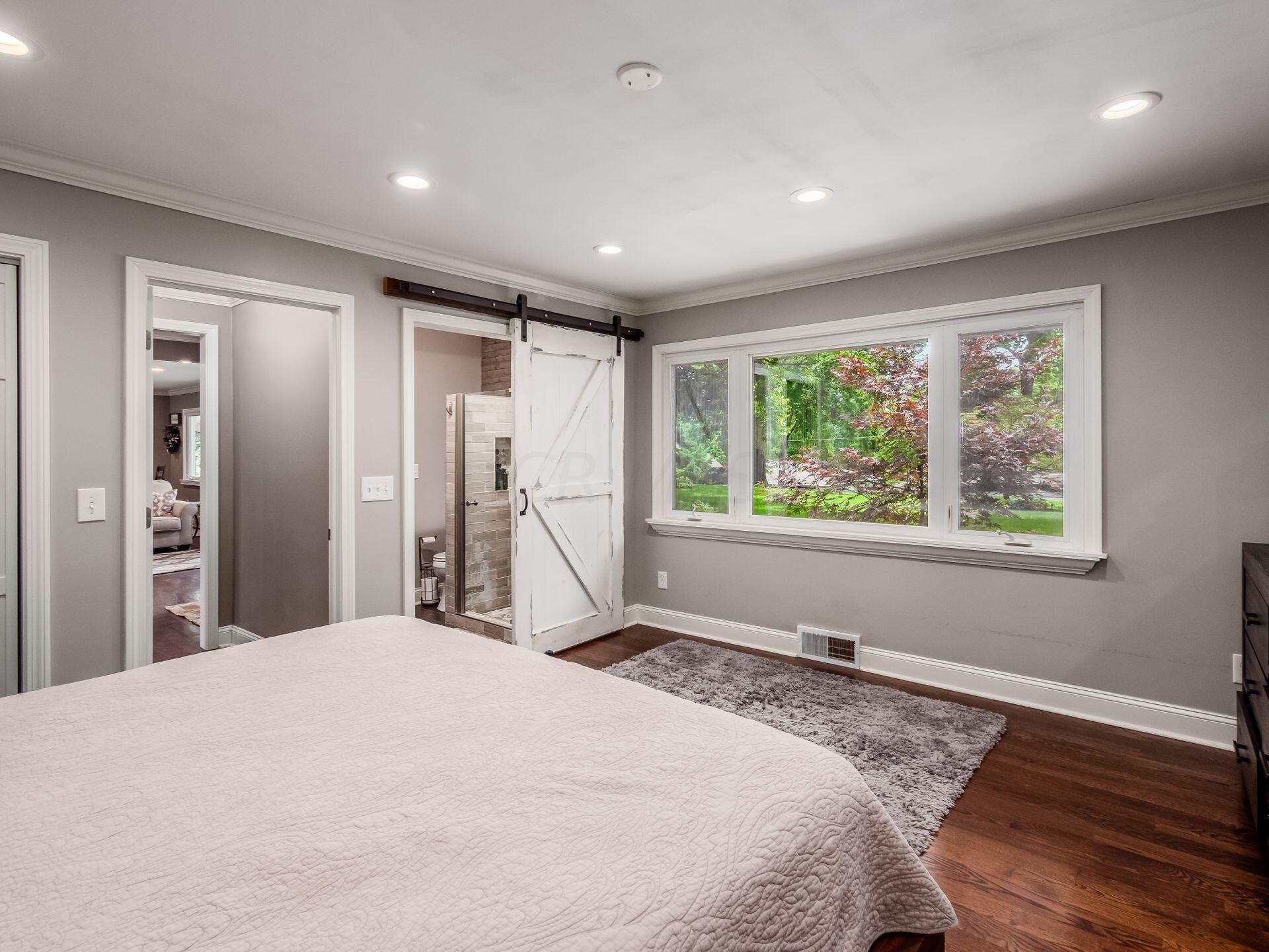 3855 Riverview Drive