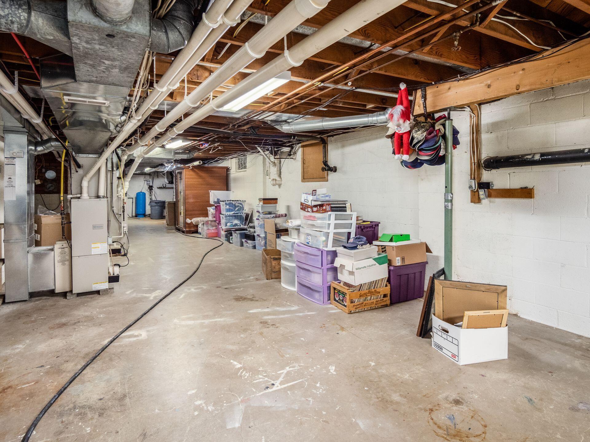 3855 Riverview Drive