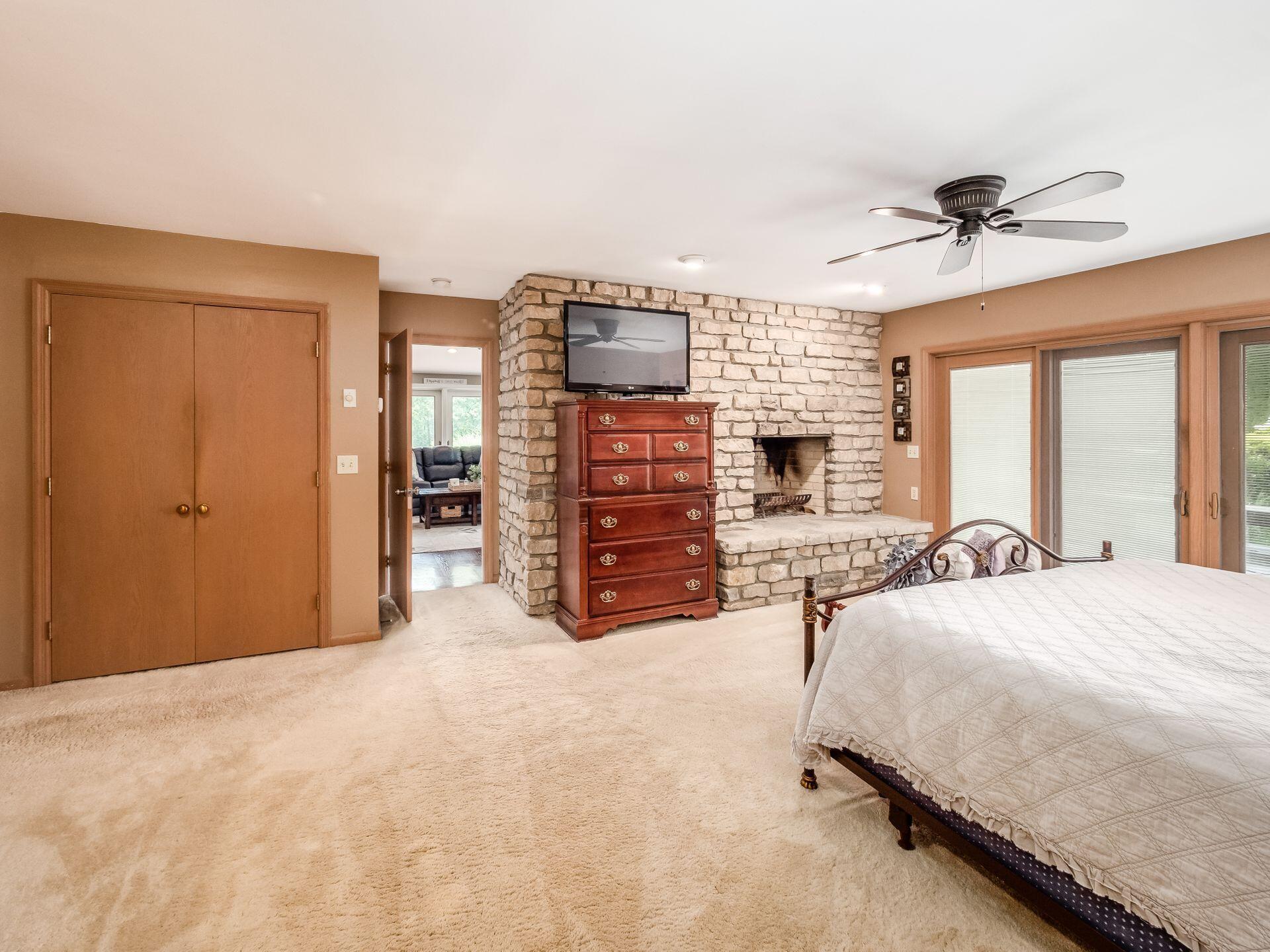 3855 Riverview Drive