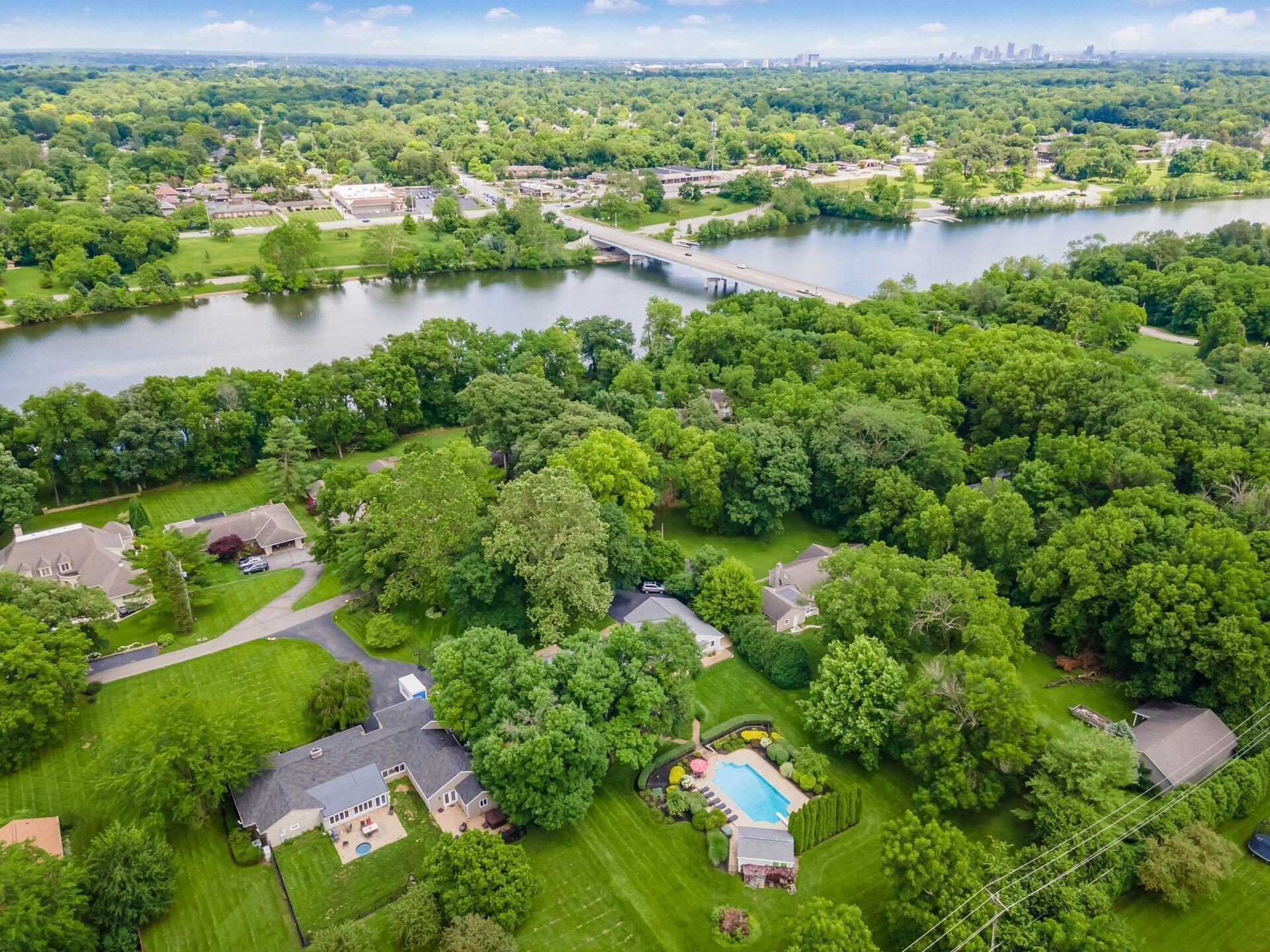 3855 Riverview Drive