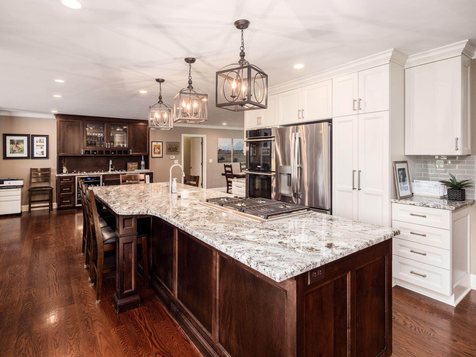 3855 Riverview Drive