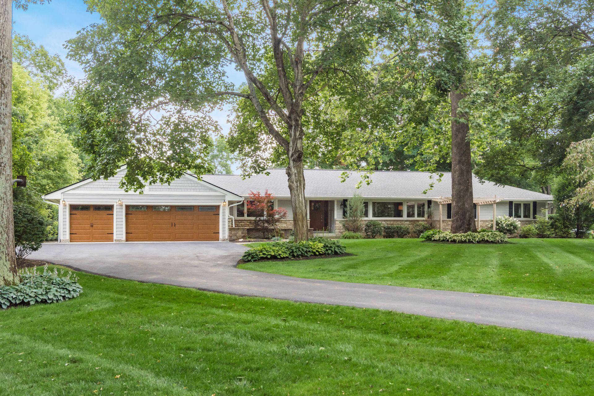 3855 Riverview Drive