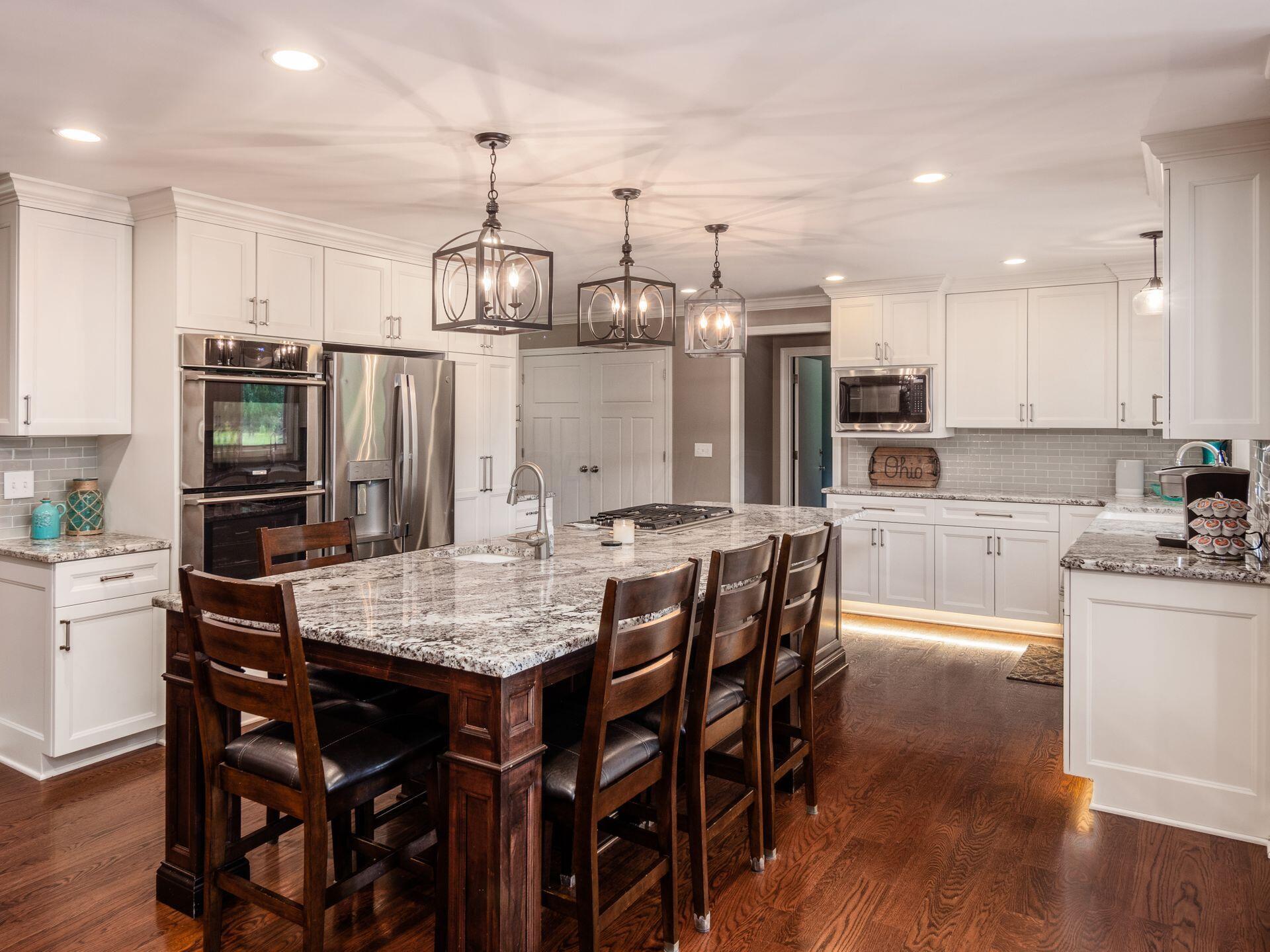 3855 Riverview Drive