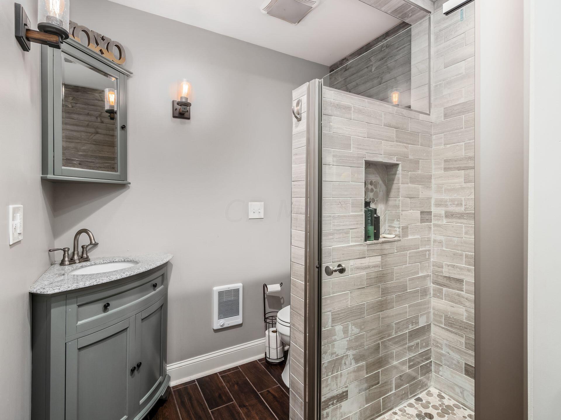 3855 Riverview Drive