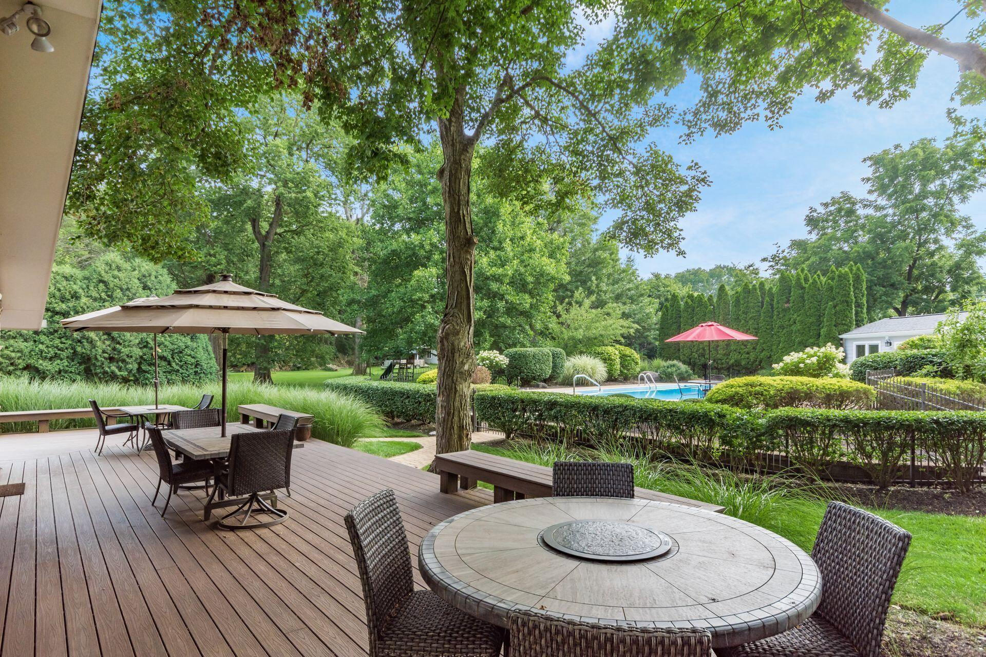 3855 Riverview Drive