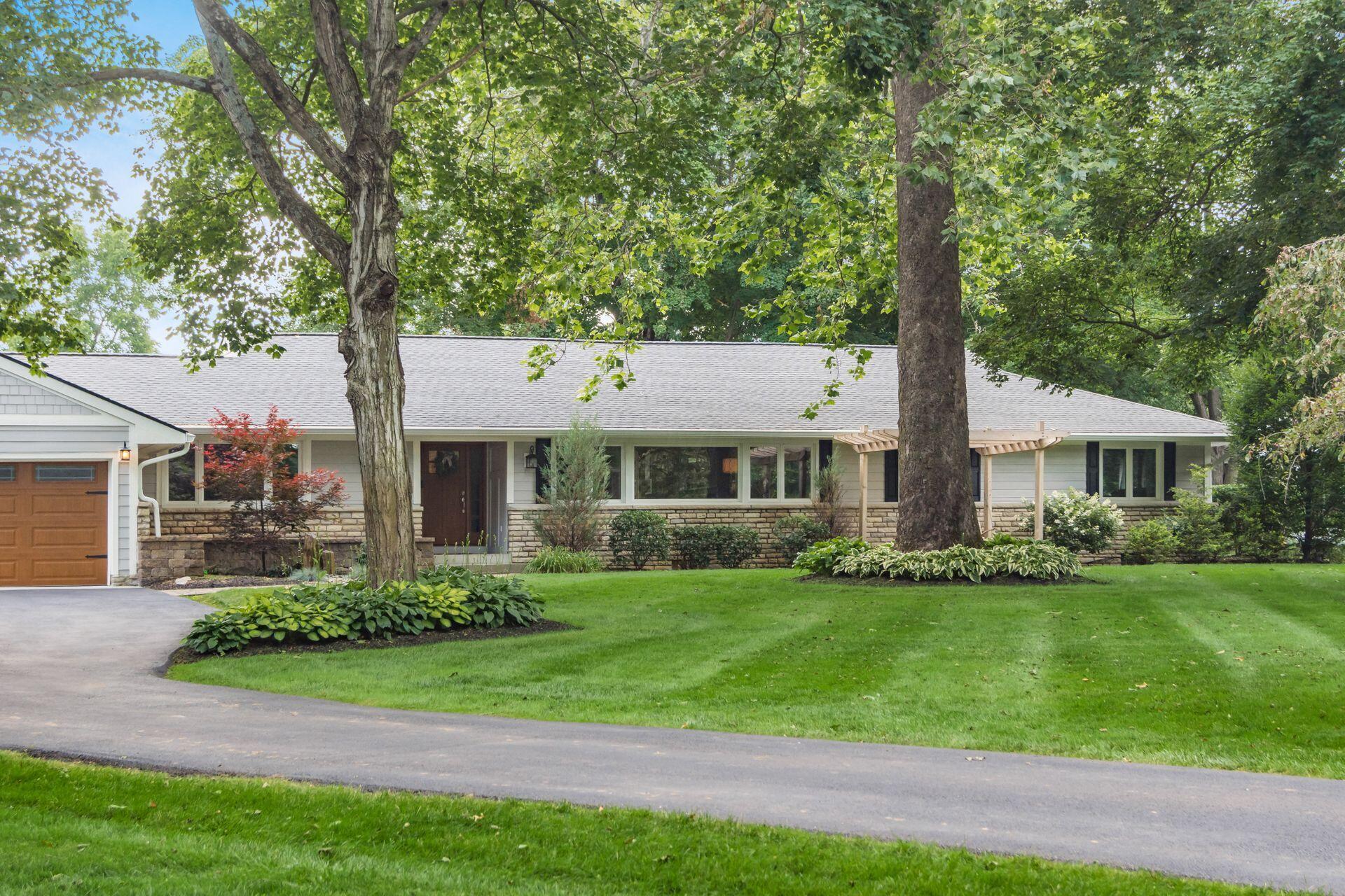 3855 Riverview Drive