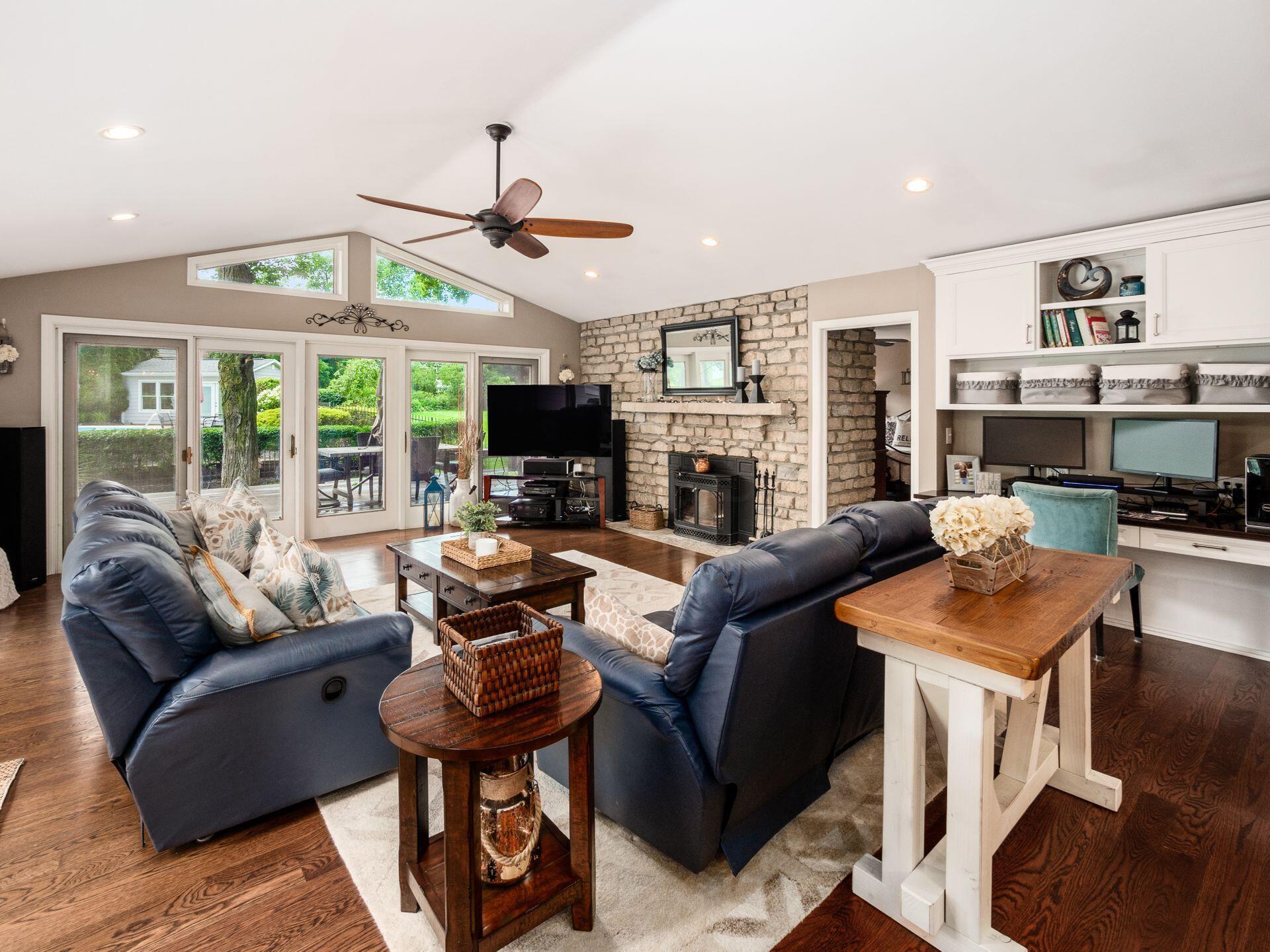 3855 Riverview Drive