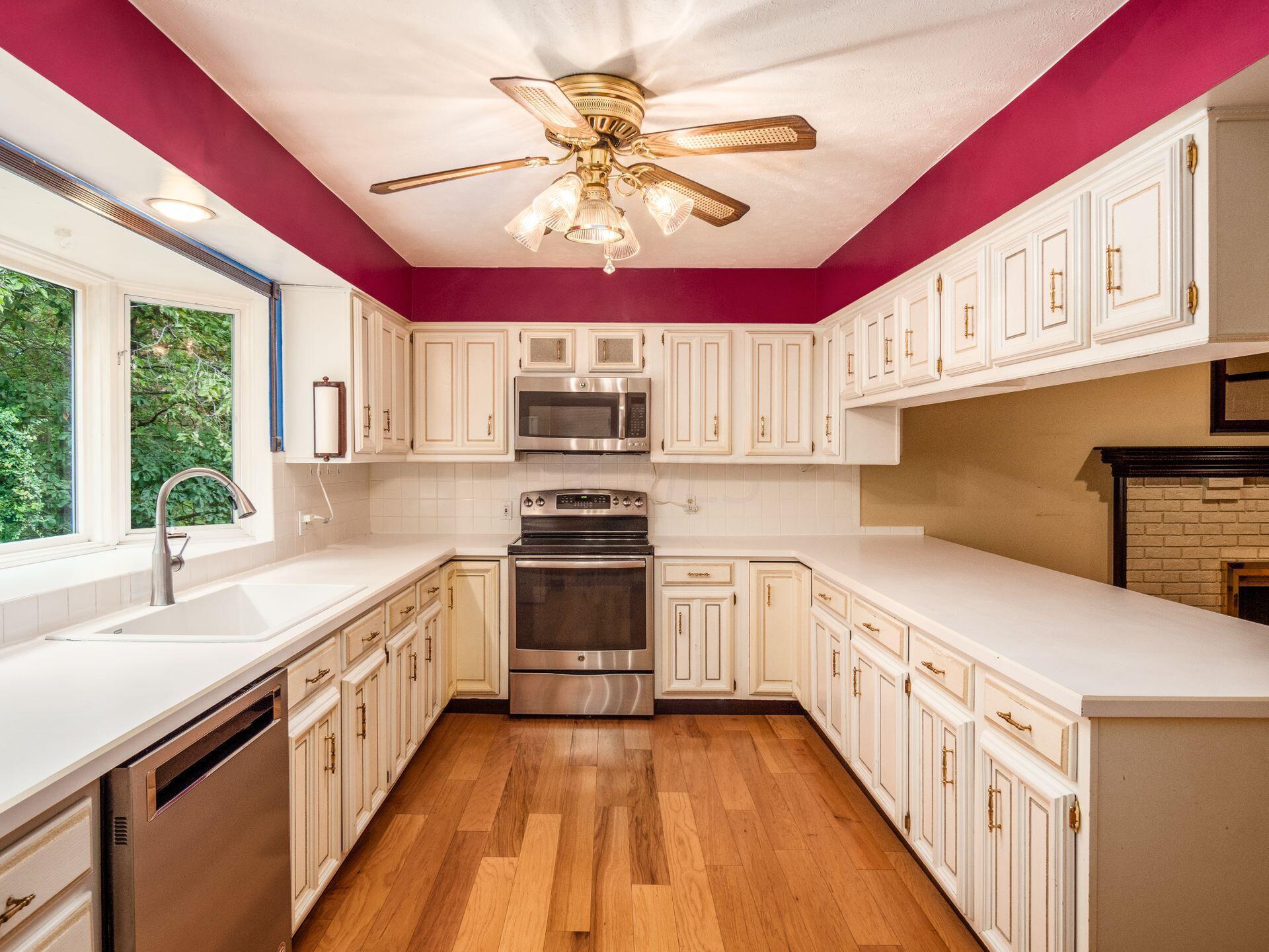 1300 Nantucket Avenue