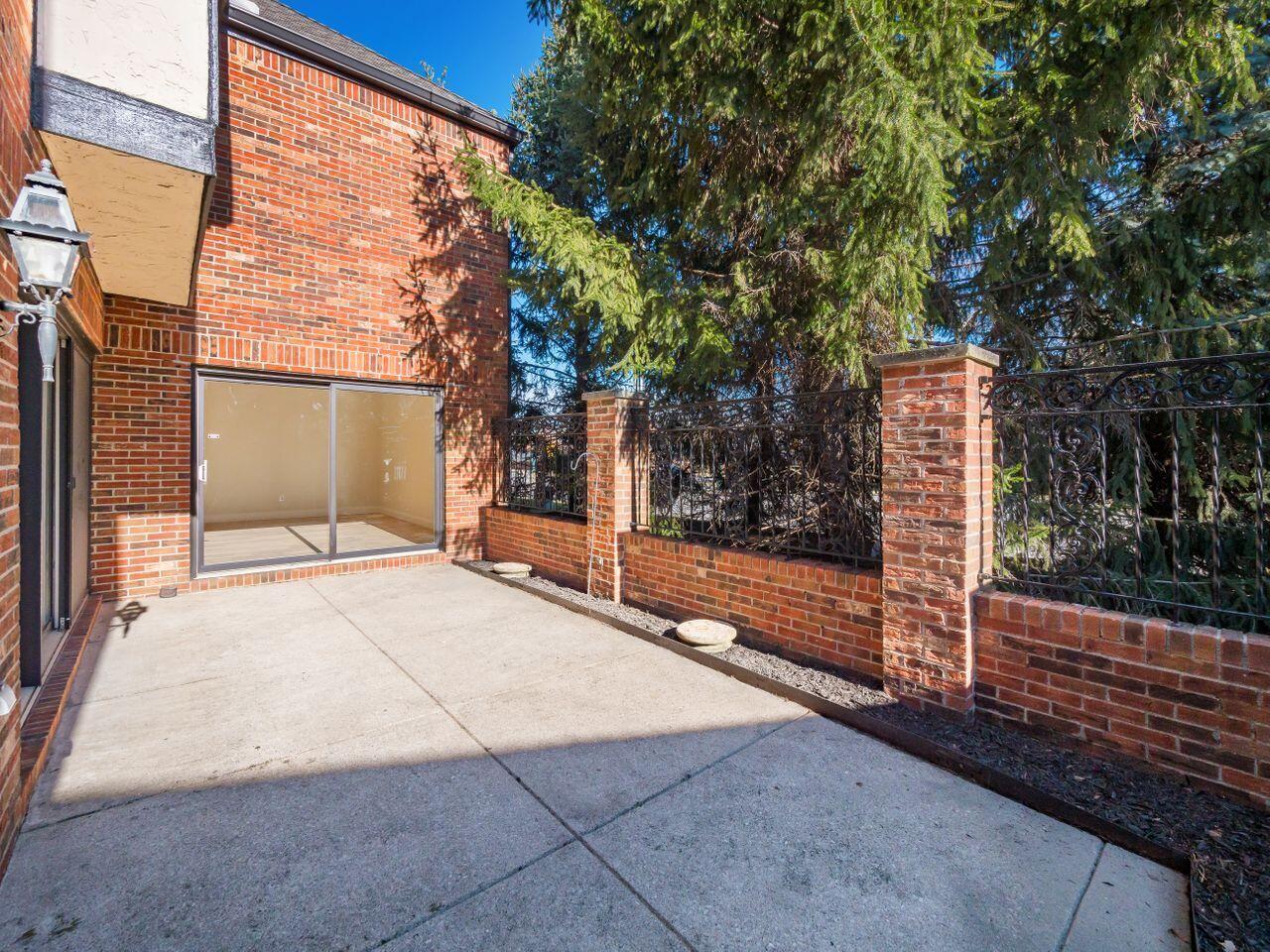 3530 La Rochelle Drive, K24-L