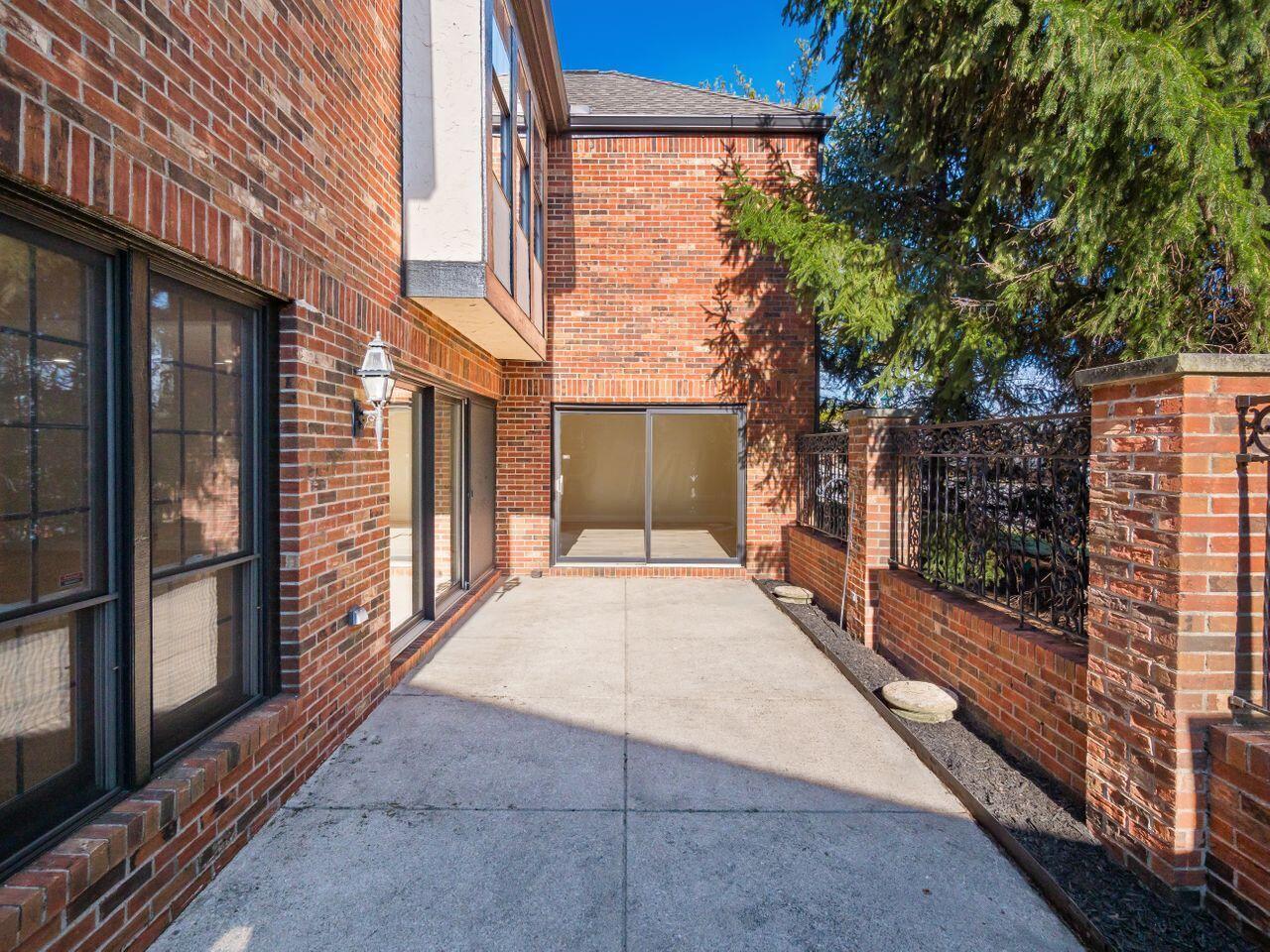 3530 La Rochelle Drive, K24-L