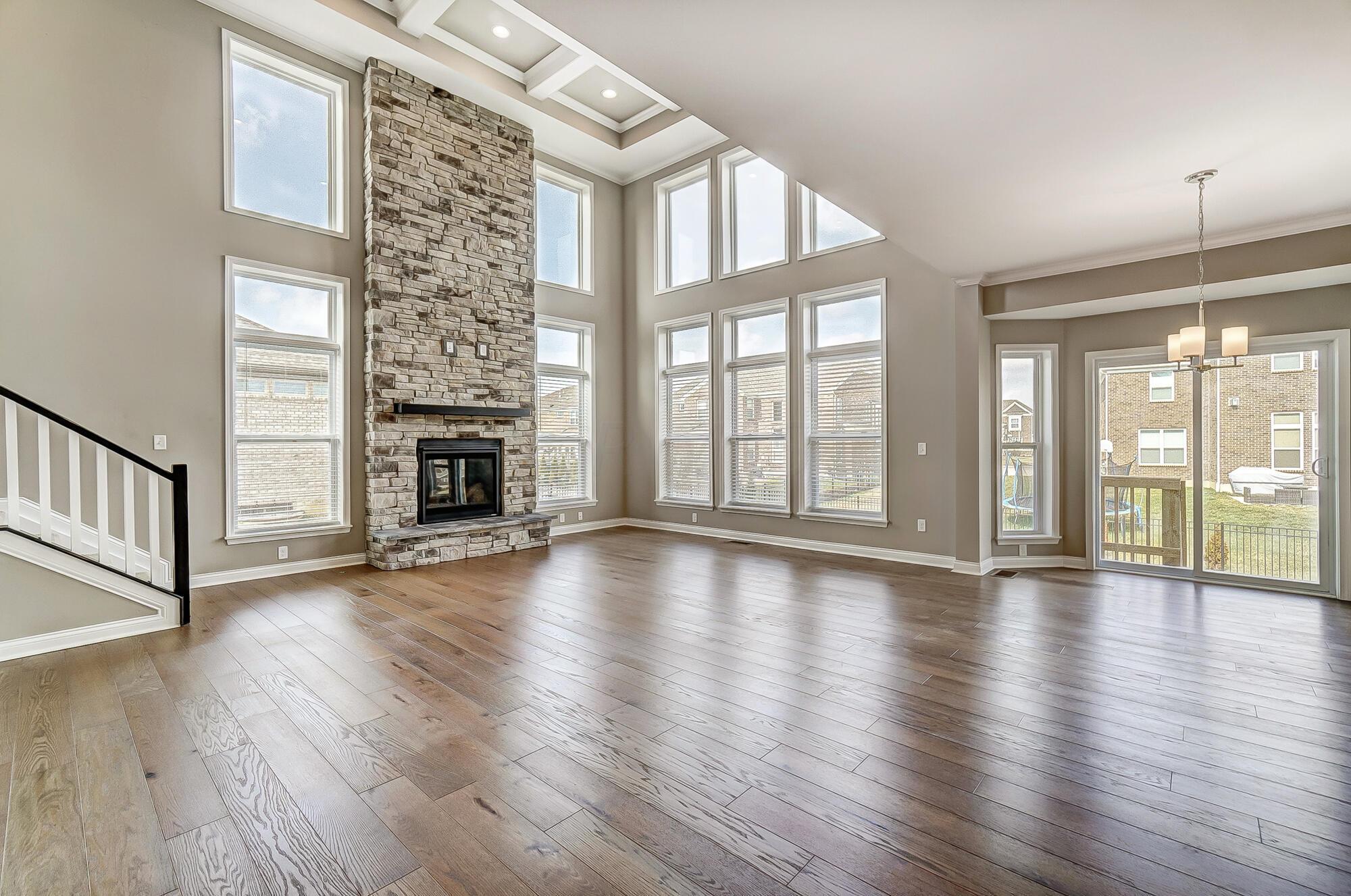 1943 Spindletop Lane