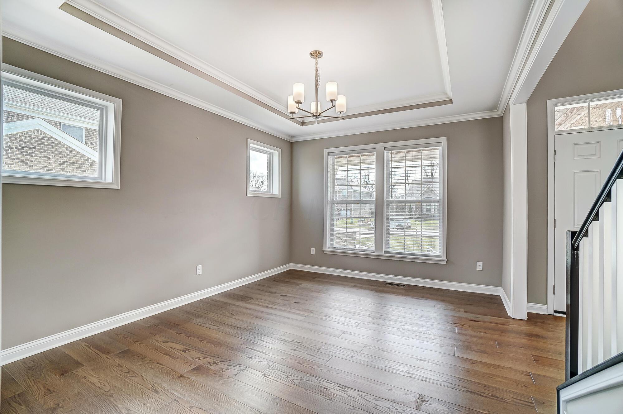 1943 Spindletop Lane