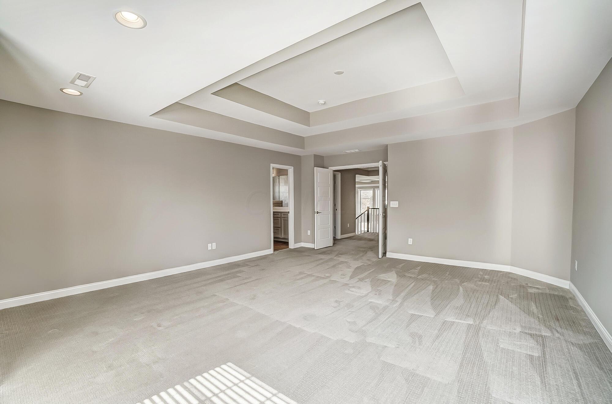 1943 Spindletop Lane